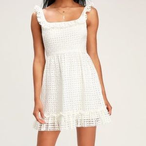Lulu’s 100% Cotton Eyelet Ruffled mini dress XL